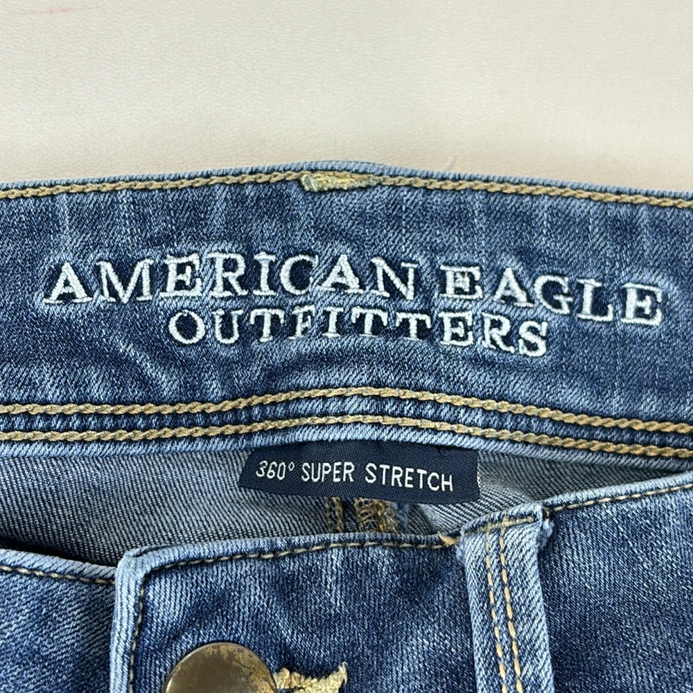 AMERICAN EAGLE Kick Boot Super Stretch Jeans Medium Wash Size 6 Short - Picture 3 of 6